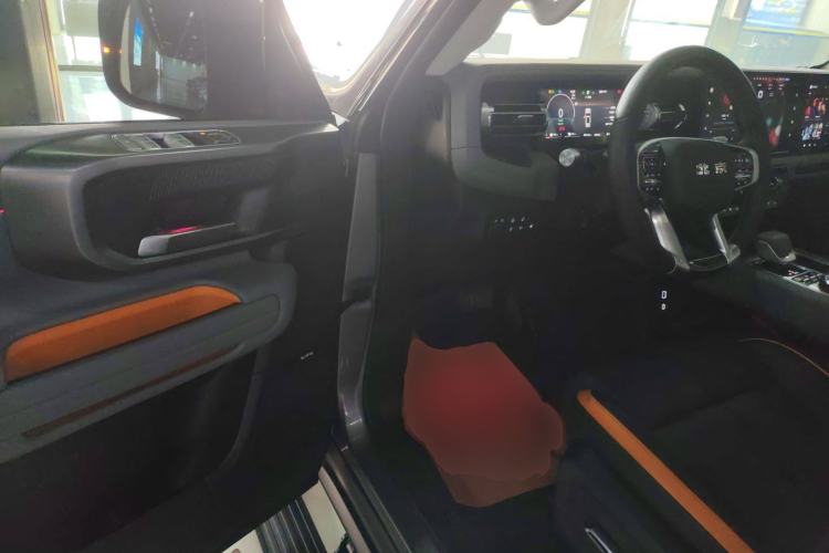 Used BAIC Off-Road BJ40 Electric Drive 2025 Advanced Edition Driver Seat