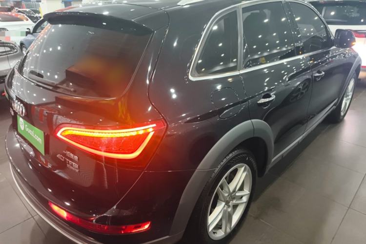 Used Audi Q5 2017 Plus 40 TFSI Technology Model