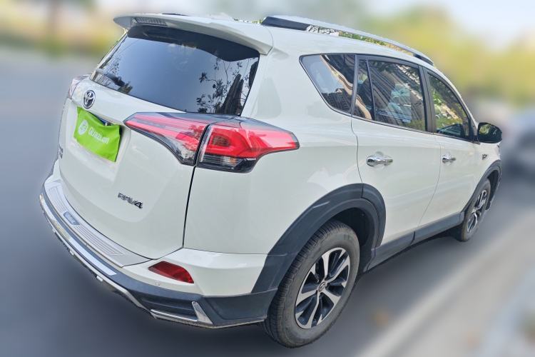 Used Toyota RAV4 2018 2.0L CVT Two-Wheel Drive Fashion X Edition
