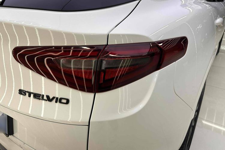 Used Alfa Romeo Stelvio 2017 2.0T 200HP Luxury Edition