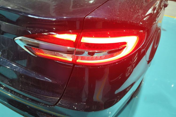 Used Ford Mondeo New Energy 2018 2.0 PHEV Smart-Control Luxury Version China VI Standard