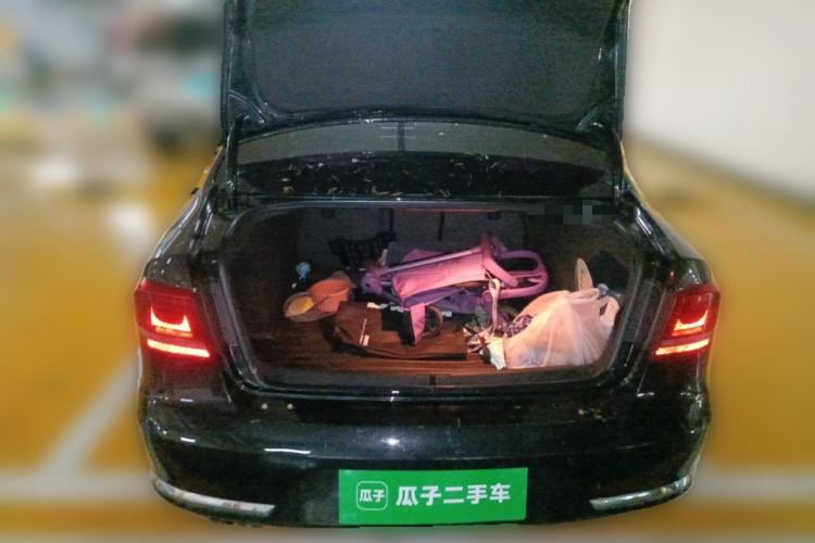 Used Volkswagen Magotan 2015 Revised Version 2.0 TSI Prestige Edition Trunk