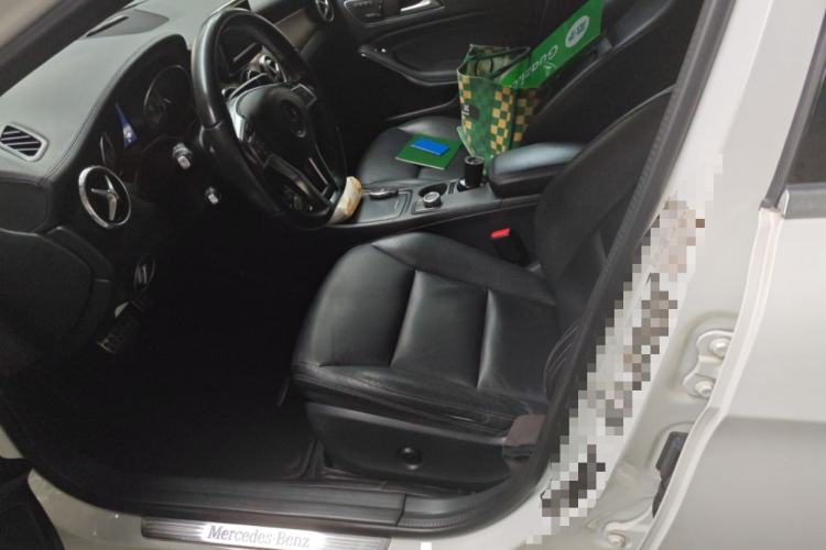 Used Mercedes-Benz GLA 2015 GLA 260 4MATIC Sport Edition Left Front Seat