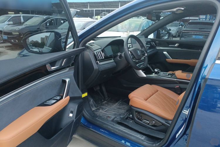 Used BYD Tang New Energy 2022 EV 730KM Luxury Model
