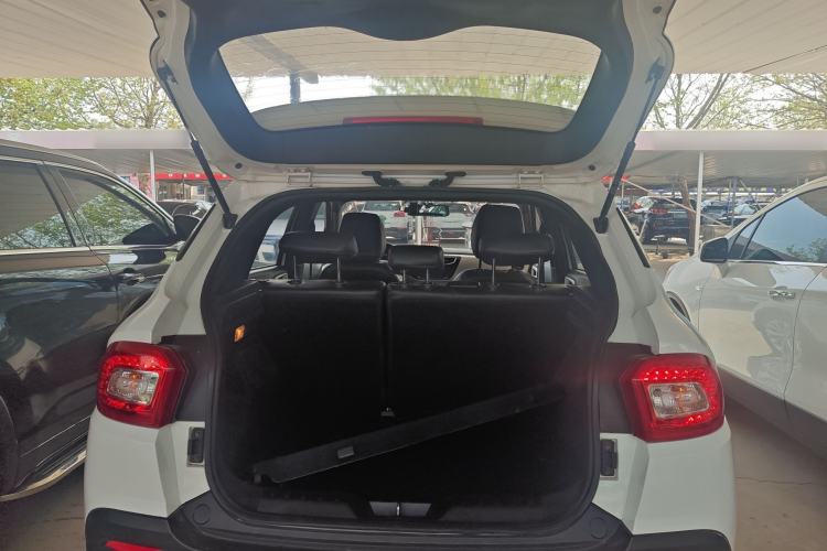 Used Brilliance V3 2015 1.5L Manual Elite Model Trunk