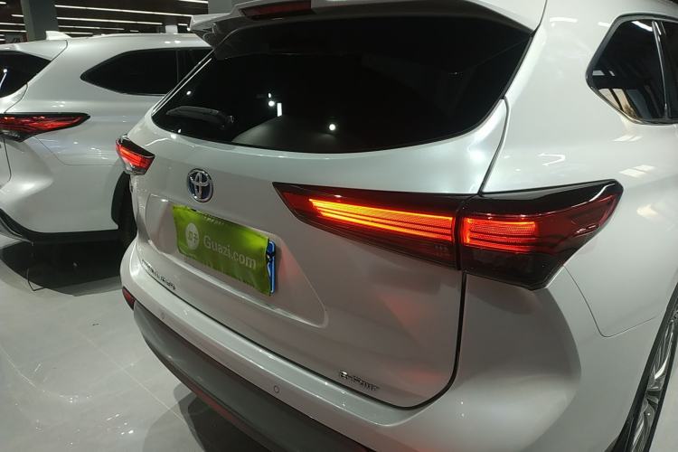 Used Toyota Highlander 2022 Dual-Engine 2.5L Four-Wheel Drive Prestige Version 7 Seats
