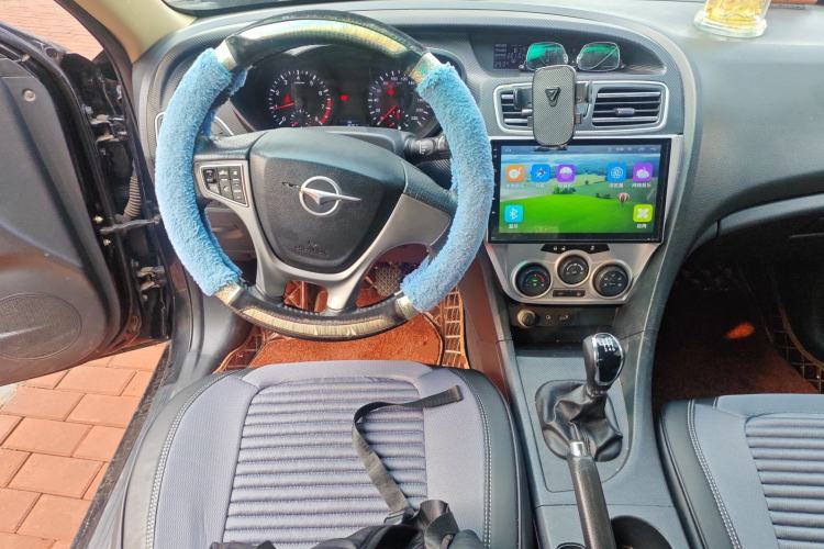 Used Haima Fumei 2014 M5 1.6L Manual Comfort Model Steering Wheel
