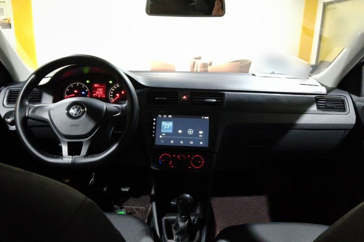 Used Volkswagen Santana 2016 1.4L Manual Fashion Edition Center Console