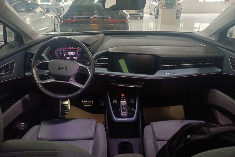 Used Audi Q5 e-tron 2023 40 e-tron Starry Edition Luxury Package Center Console