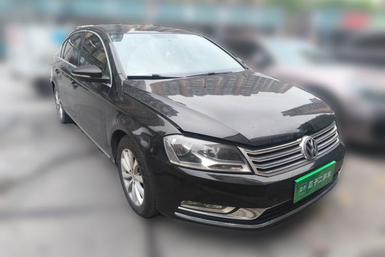 Used Volkswagen Magotan 2015 1.8TSI Advanced Model Front Right 45 Deg