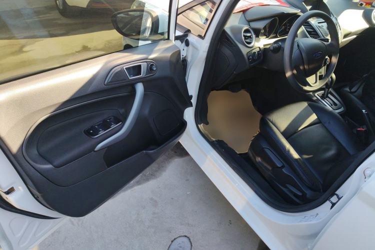 Used Ford Fiesta 2013 Hatchback 1.5L Automatic Fashion Edition Driver Seat