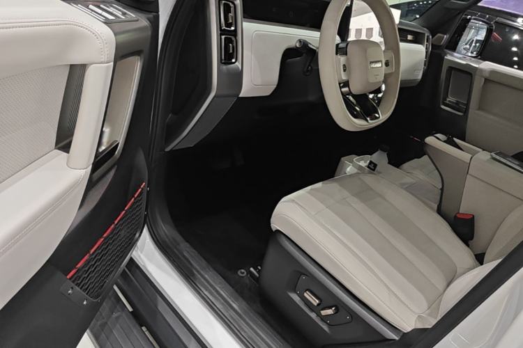 Ojetý iCAR V23 2026 Model V23S 501 Four-Wheel Drive Peak Performance Edition