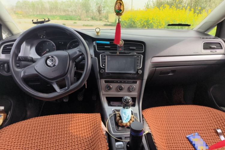 Used Volkswagen Golf 2014 1.6L Manual Fashion Edition
