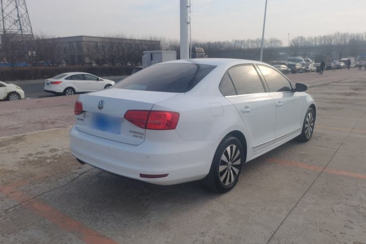 Used Volkswagen Sagitar 2017 230TSI Automatic Comfort Version
