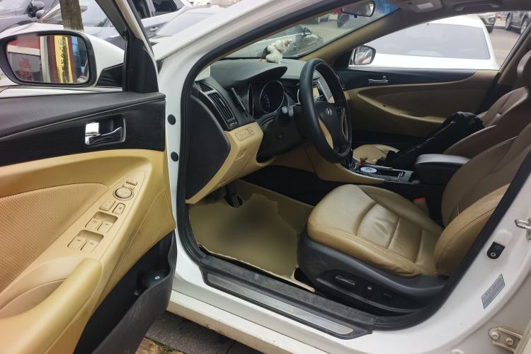 Used Hyundai Sonata 2011 2.0L Automatic Luxury Edition