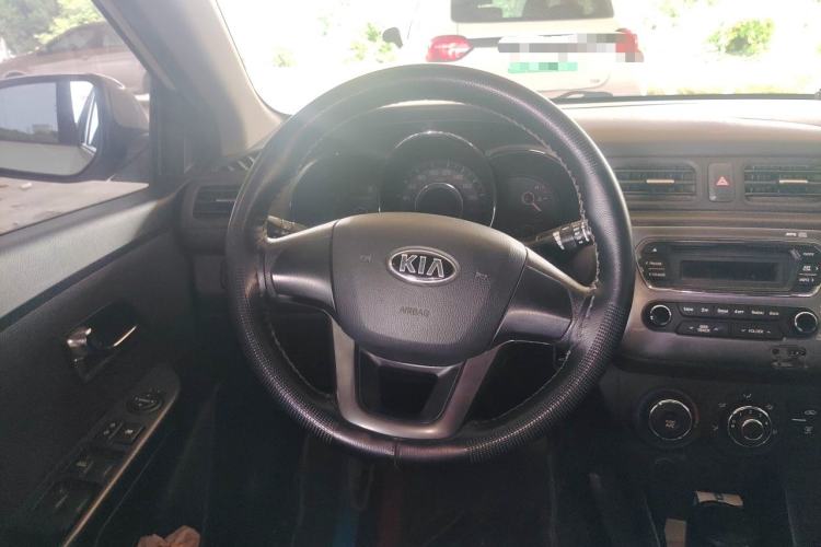 Used Kia K2 2012 Sedan 1.4L MT TOP Commemorative Edition