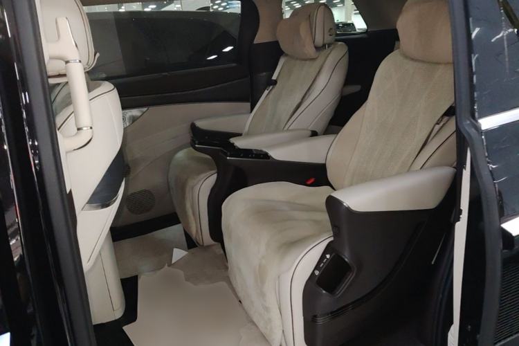 Used Denza D9 2024 DM-i 970 Luxury Model