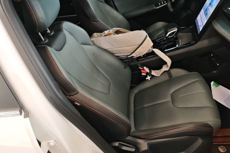 Used Geely Auto Emgrand X7 Sport 2024 1.5TD Smart Connect+ Right Front Seat