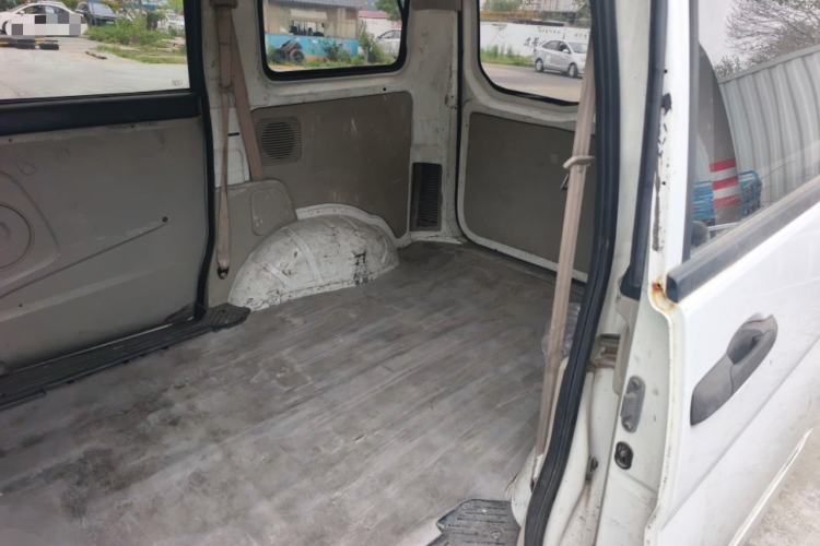 Used Dongfeng Shuaike 2013 Revised Version 1.5L Manual Standard Trim 5 Seats China V Emission Standard Left Rear Seat