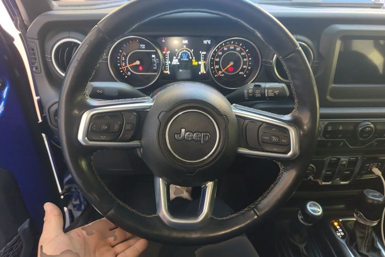 Used Jeep Wrangler 2019 2.0T Sahara Four-Door Version China VI Emission Standard