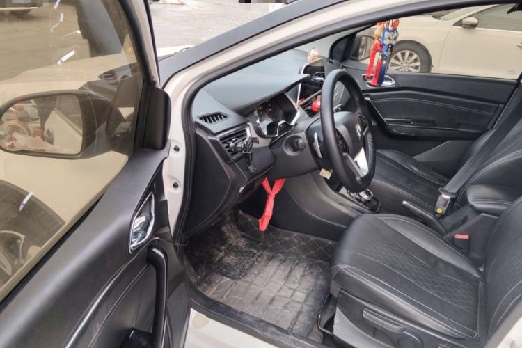 Used Baojun 310W 2018 1.5L Automatic Luxury Version China V