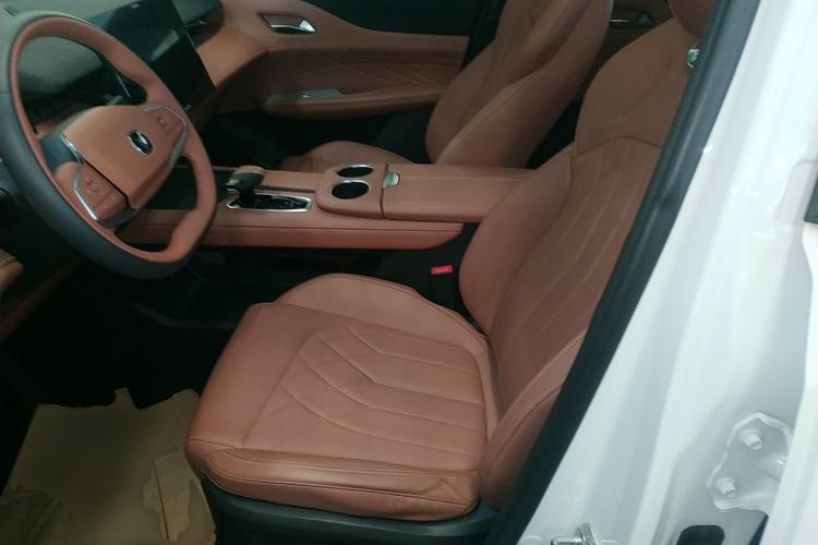 Used CHANGAN UNI-Z New Energy 2024 Blue Whale Smart Electric iDD 125km Excellence Model Left Front Seat