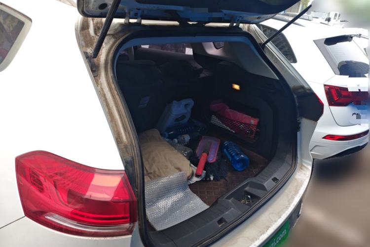 Used Haval H6 2017 Red Label 2.0T Automatic Two-Wheel Drive ZhiShang Model Trunk