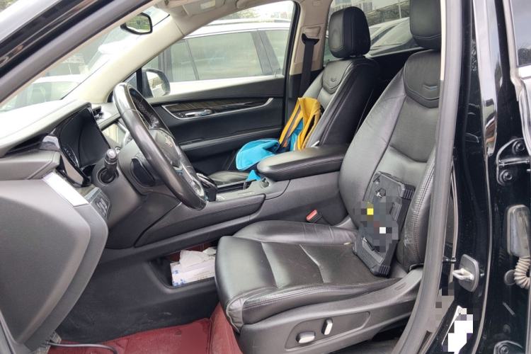 Used Cadillac XT5 2018 25T Luxury Model Left Front Seat