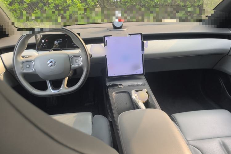 Used Nio ET5 2022 75 kWh Center Console