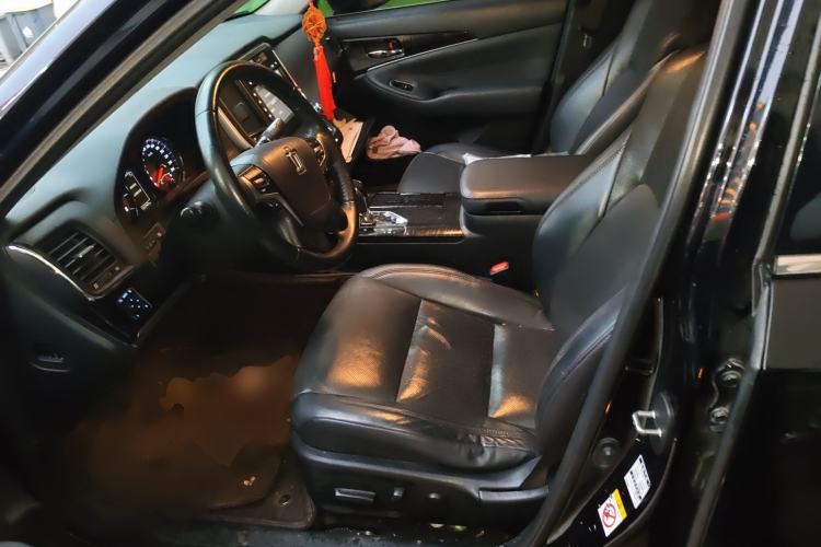 Used Toyota Crown 2015 2.0T Fashion Edition Left Front Seat