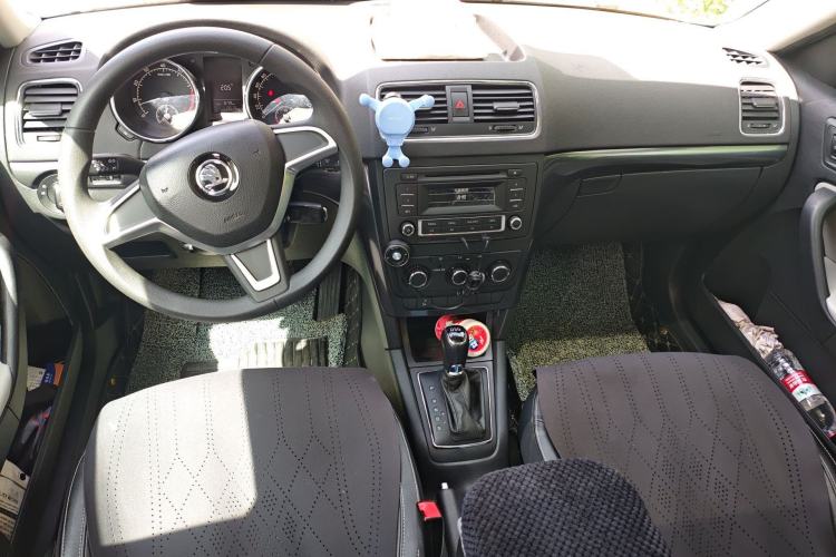 Used Skoda Yeti 2016 1.4TSI DSG Advanced Edition Center Console