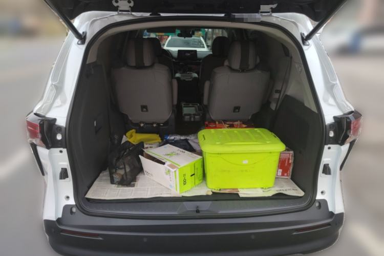 Used Toyota SIENNA 2024 2.5L Hybrid Comfort Edition
