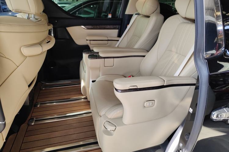 Used Toyota Alphard 2021 Dual-Engine 2.5L Prestige Edition
