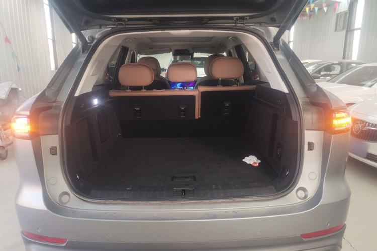 Used Chery Tiggo 8 L 2024 2.0T Two-Wheel Drive Prestige Version 5 Seats
