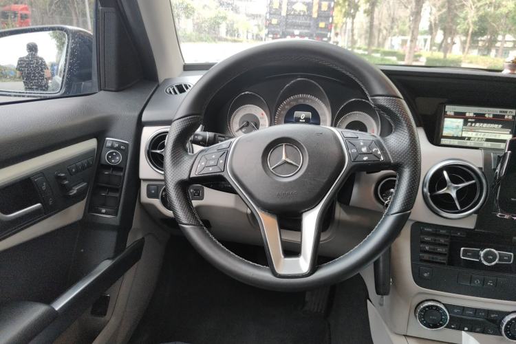 Used Mercedes-Benz GLK-Class 2013 GLK 300 4MATIC Dynamic Sunroof Model Steering Wheel