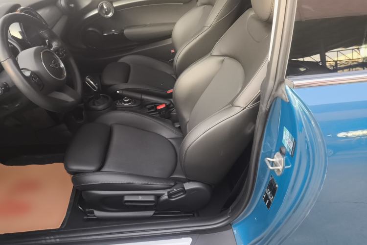 Used MINI MINI 2022 1.5T COOPER Classic Edition
