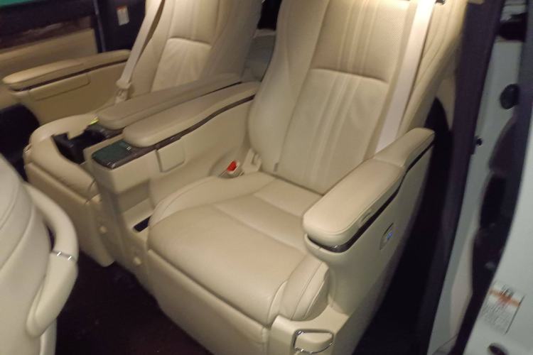Used Toyota Alphard 2019 Dual-Engine 2.5L Prestige Edition
