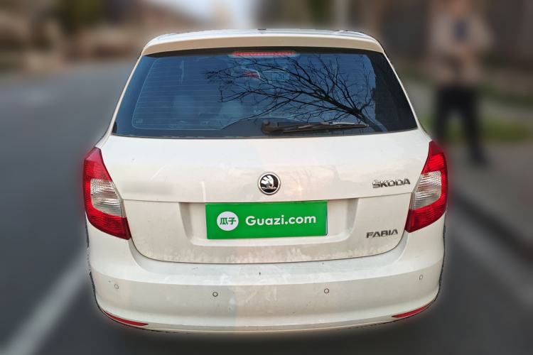 Used Skoda Fabia 2014 1.4L Automatic Crystal Edition