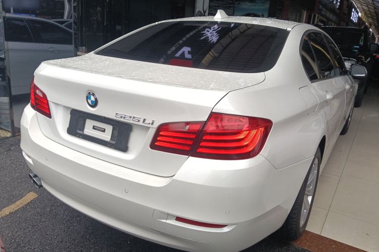 Used BMW 5 Series 2014 520Li Elegant Model
