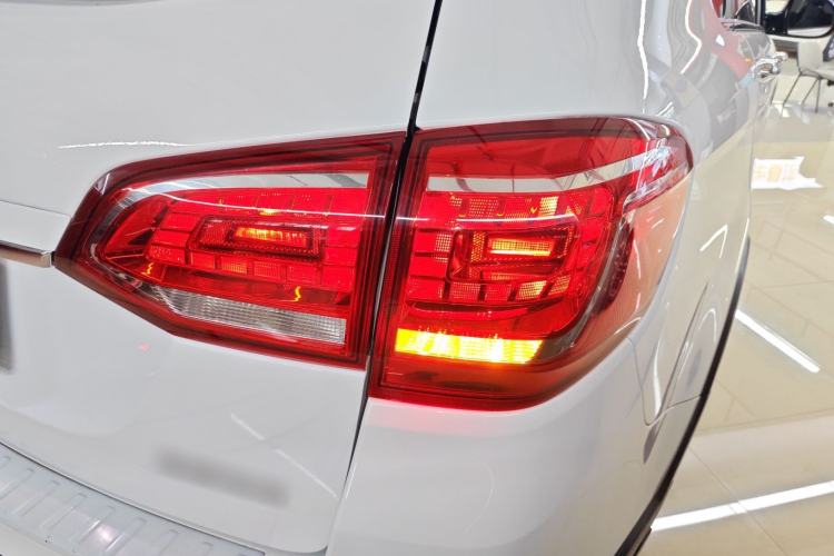 Used Haval H6 2018 Red-Label Sport Edition 1.5T Automatic Two-Wheel Drive Elite Model Right Rear Taillight