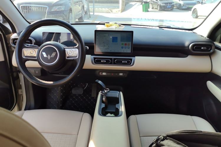 Used Wuling Bingo PLUS 2024 330 km Range Five-Seater Version
