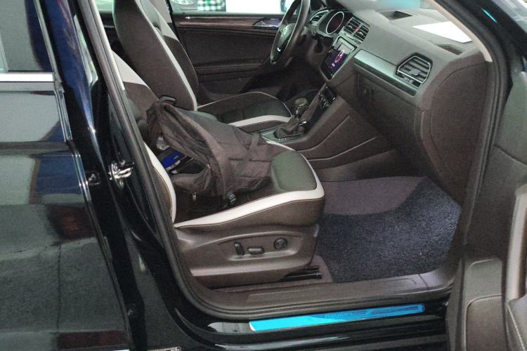 Used Volkswagen Tiguan L 2018 Revised Version 330TSI Automatic Two-Wheel Drive Comfort Edition
