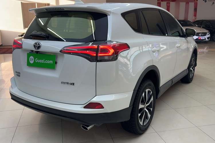 Used Toyota RAV4 2019 2.0L CVT Two-Wheel Drive Pioneer Edition China V Standard
