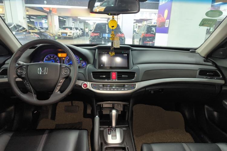 Used Honda Crosstour 2016 2.4L Luxury Edition Center Console