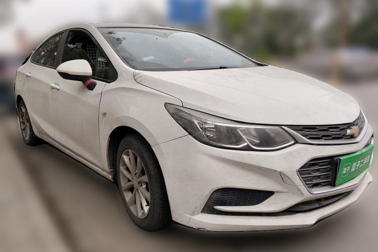 Used Chevrolet Cruze 2018 Hatchback 320 Automatic Pioneer Sunroof Edition Front Right 45 Deg