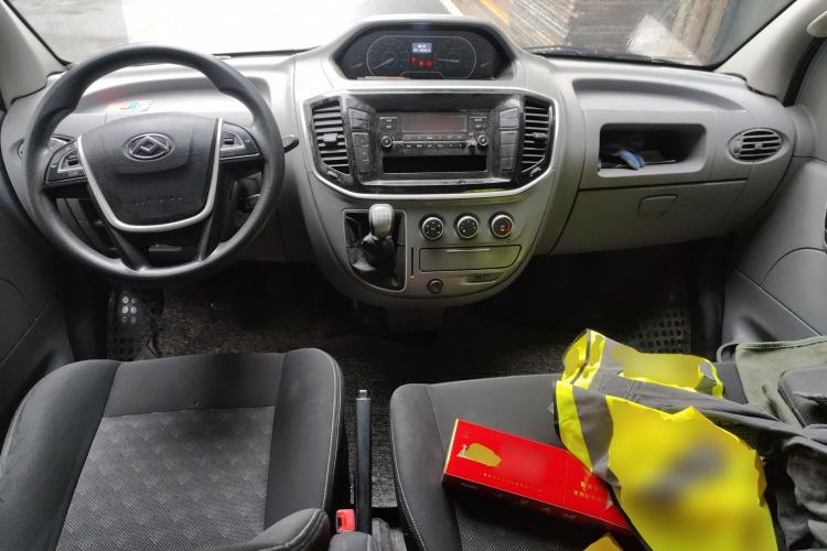 Used SAIC MAXUS Xintu V80 2021 2.0T Manual Classic Aoyuntong Short Wheelbase Ultra-Low Roof 5/6-Seater
