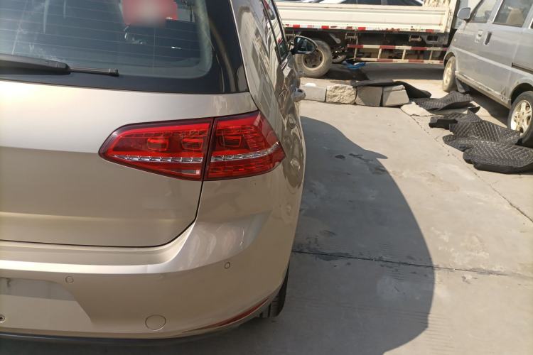 Used Volkswagen Golf 2016 1.6L Automatic Fashion Model