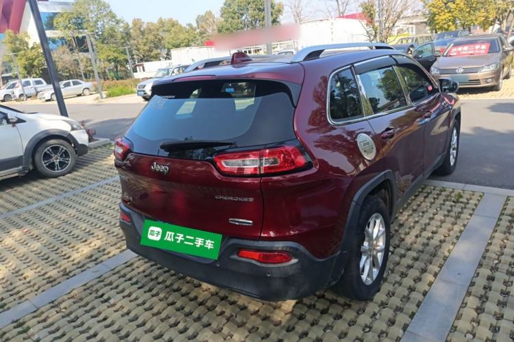 Used Jeep Cherokee 2016 2.4L Leading Edition
