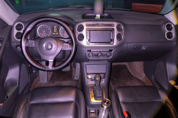 Used Volkswagen Tiguan 2013 1.8 TSI Automatic Two-Wheel Drive Comfort Edition Center Console