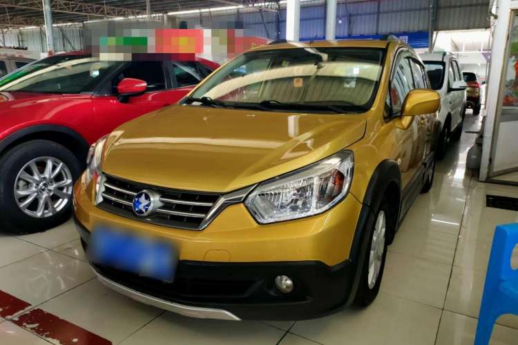 Used Venucia R50X 2013 1.6L Automatic Model